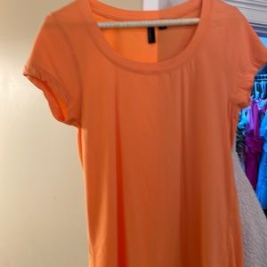 Cynthia Rowley Orange scoop neck Fall color tee 🌻🧡🏵🍂🍁